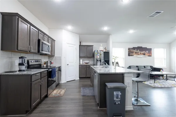 $2,495 | 4112 Fitzgerald Avenue, Aubrey, TX 76227