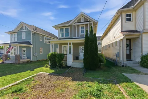 $675,000 | 1503 61st Avenue North, Nashville, TN 37209