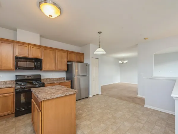 $1,850 | 2243 Concord Drive, Unit 30B, McHenry, IL 60050