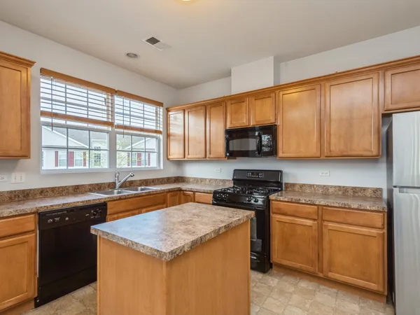 $1,850 | 2243 Concord Drive, Unit 30B, McHenry, IL 60050