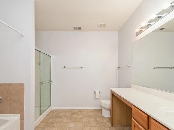 $1,850 | 2243 Concord Drive, Unit 30B, McHenry, IL 60050