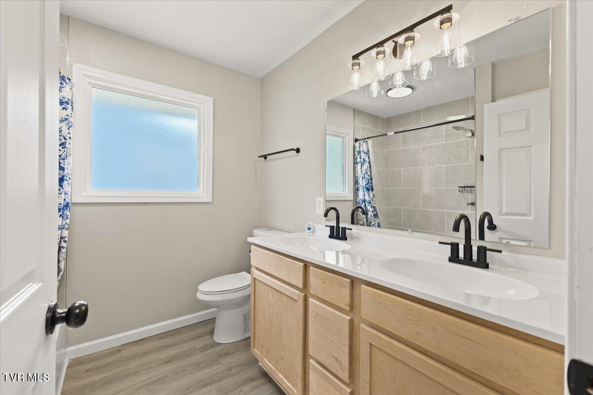 1321 Haga Road Kingsport, TN 37660 - Photo 6 of 38 07-128A3312