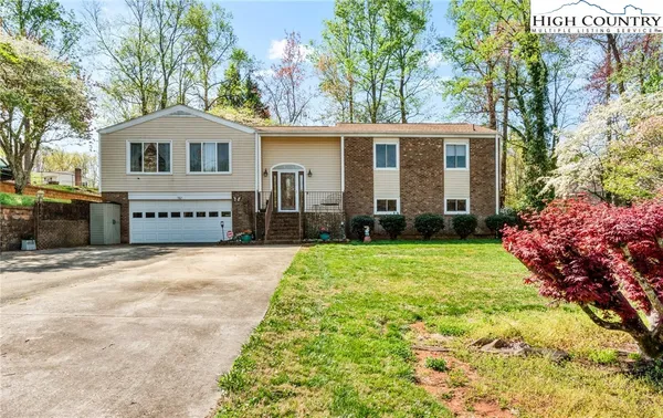 $369,900 | 223 Vandyke Street, Kernersville, NC 27284