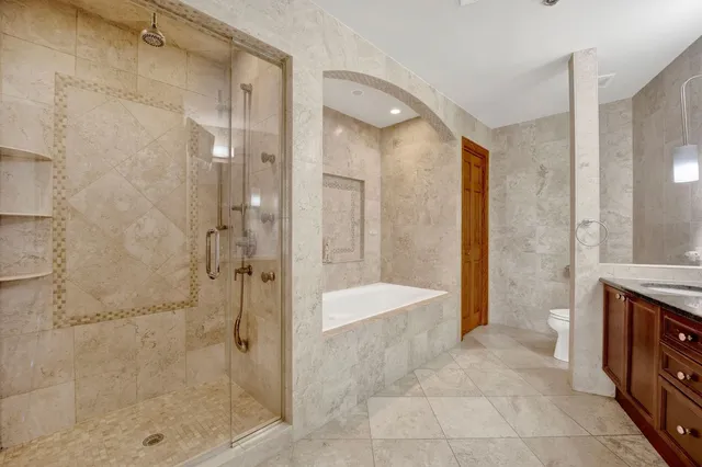 $525,000 | 145 South York Street, Unit 322, Elmhurst, IL 60126