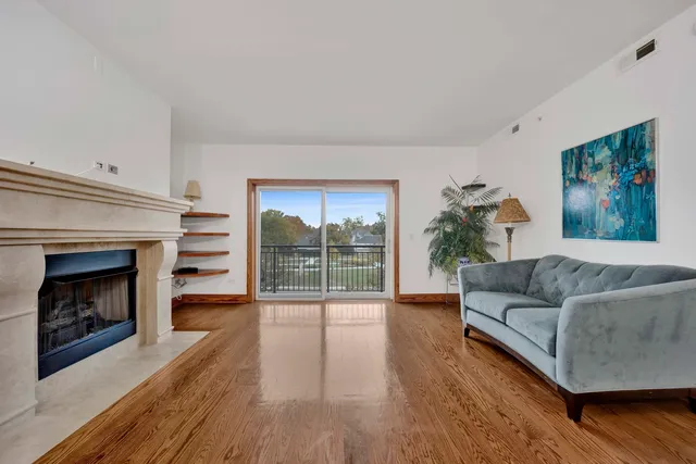 $525,000 | 145 South York Street, Unit 322, Elmhurst, IL 60126