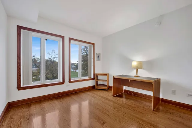 $525,000 | 145 South York Street, Unit 322, Elmhurst, IL 60126