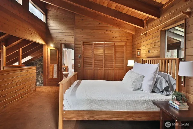 $835,000 | 6991 High Meadow Drive, Clinton, WA 98236