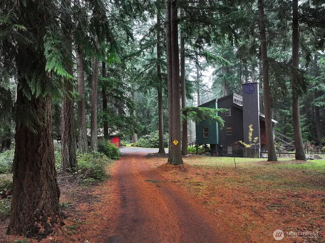 $835,000 | 6991 High Meadow Drive, Clinton, WA 98236