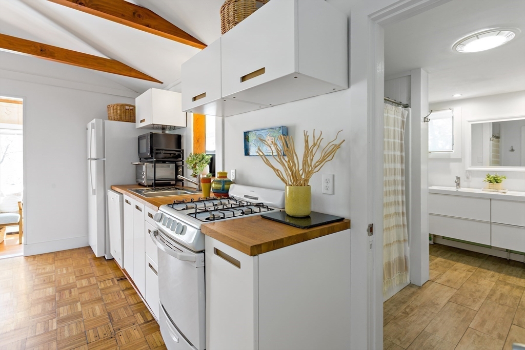 22-24 Follins Pond Road Dennis, MA 02660 - Photo 10 of 35