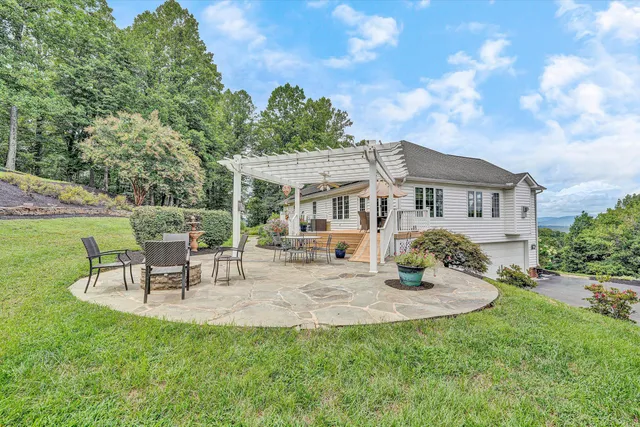 $800,000 | 8995 Jubal Early Highway, Roanoke, VA 24014