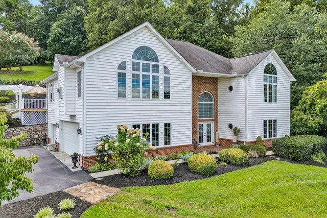 $800,000 | 8995 Jubal Early Highway, Roanoke, VA 24014