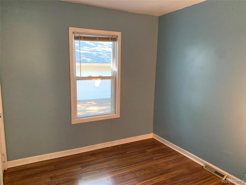 349 Stratford Road Ferndale, MI 48220 - Photo 11 of 21