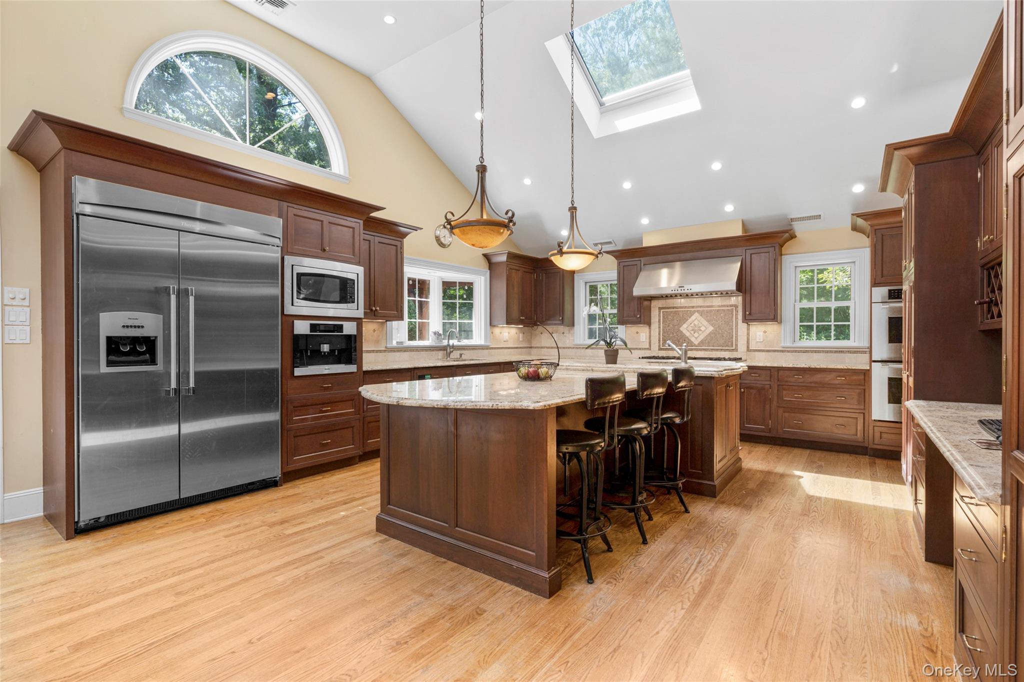 32 Country Road Mamaroneck, NY 10543 - Photo 7 of 35 Huge, gourmet dine-in Kitchen