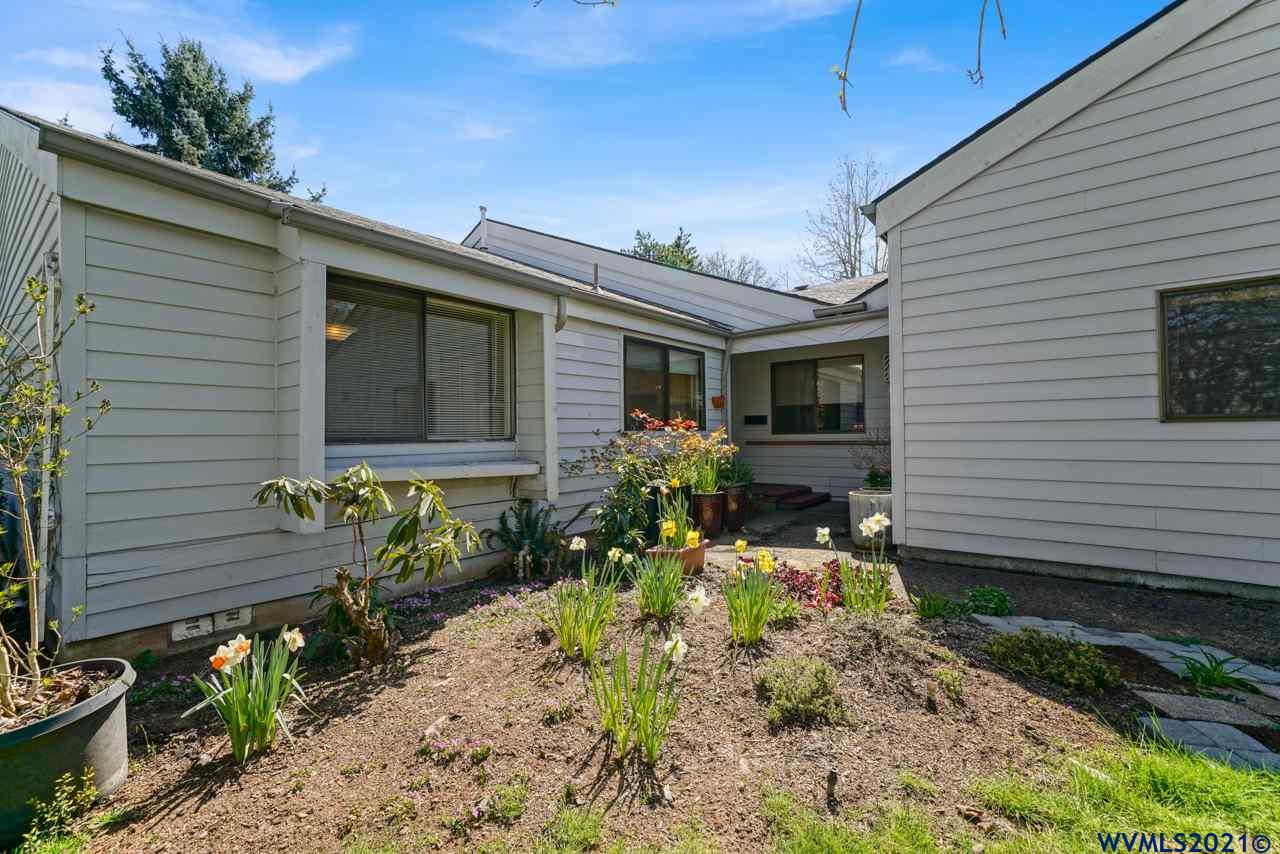 4328 Lone Oak Road Southeast Salem, OR 97302 - Photo 3 of 30
