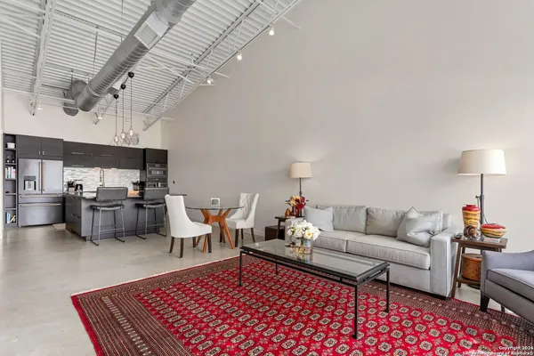 $679,000 | 1115 South Alamo Street, Unit 3204, San Antonio, TX 78210