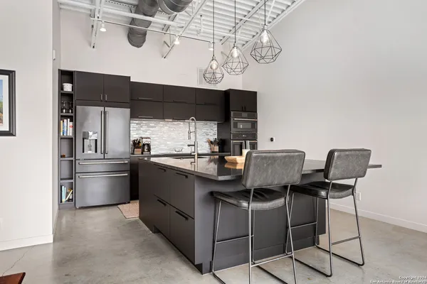 $679,000 | 1115 South Alamo Street, Unit 3204, San Antonio, TX 78210