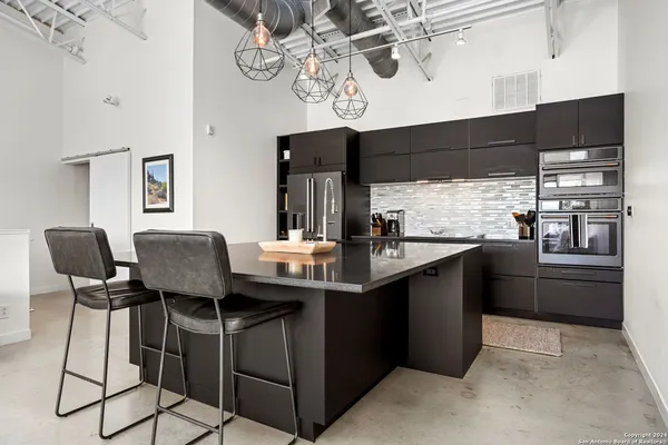 $679,000 | 1115 South Alamo Street, Unit 3204, San Antonio, TX 78210