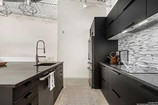 $679,000 | 1115 South Alamo Street, Unit 3204, San Antonio, TX 78210