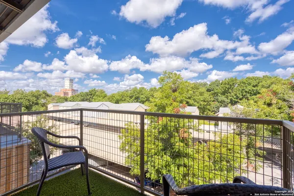 $679,000 | 1115 South Alamo Street, Unit 3204, San Antonio, TX 78210