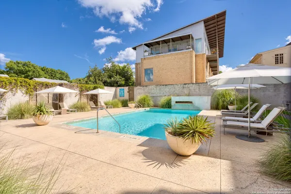 $679,000 | 1115 South Alamo Street, Unit 3204, San Antonio, TX 78210