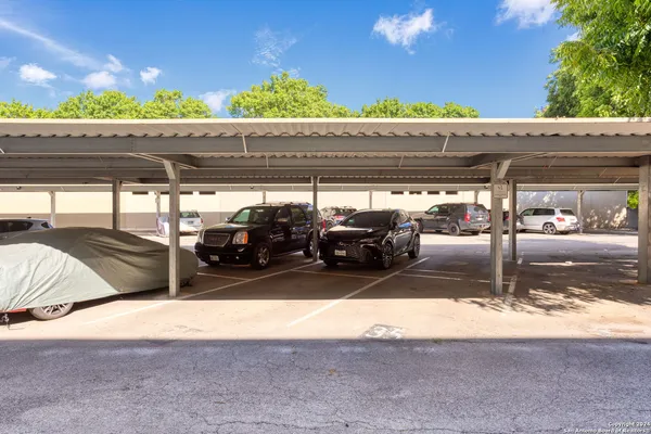 $679,000 | 1115 South Alamo Street, Unit 3204, San Antonio, TX 78210