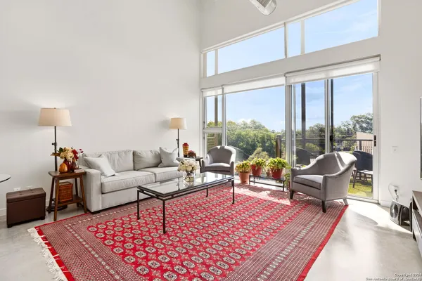 $679,000 | 1115 South Alamo Street, Unit 3204, San Antonio, TX 78210