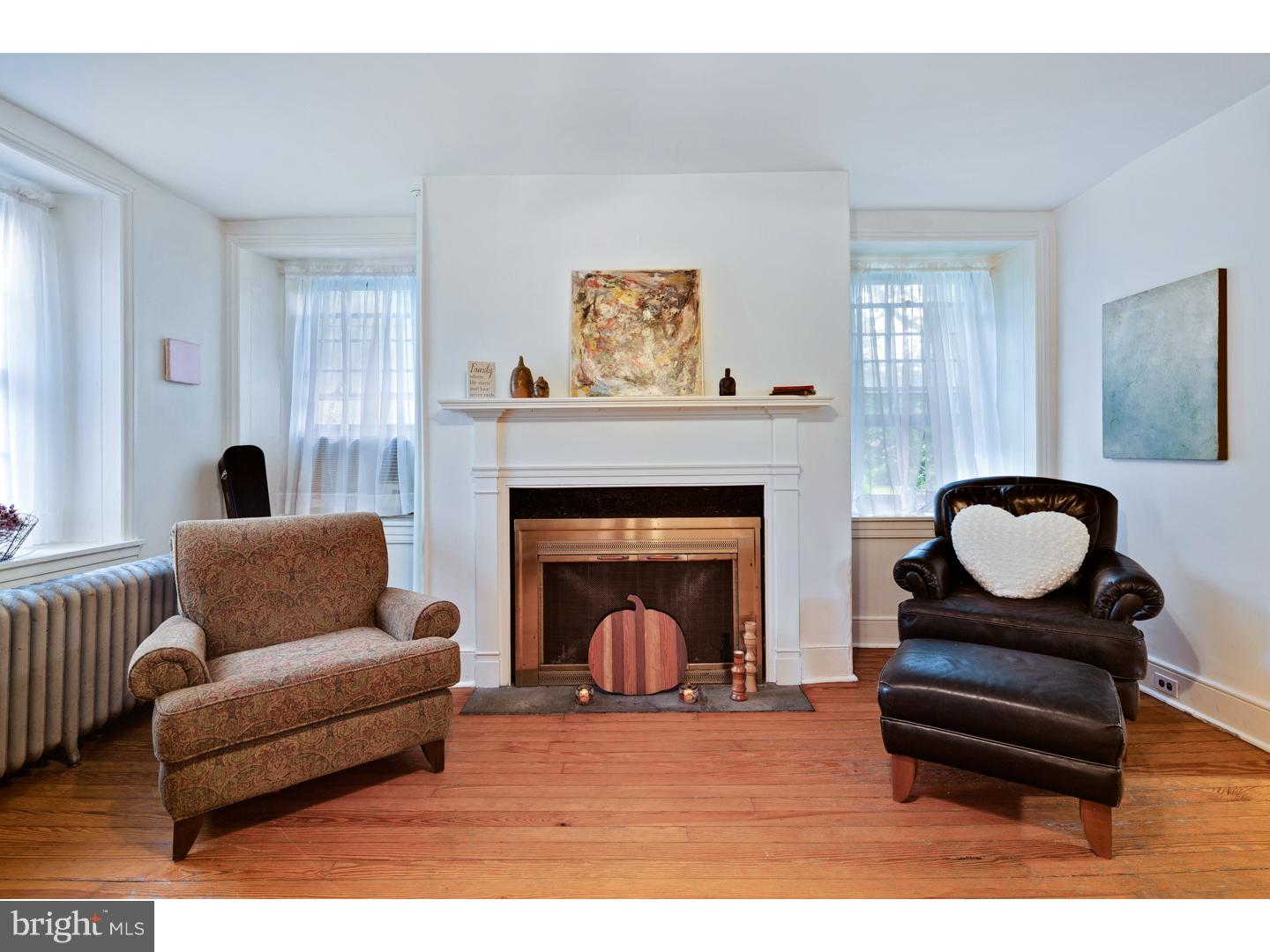 1290 Welsh Road Huntingdon Valley, PA 19006 - Photo 4 of 25 Living Room