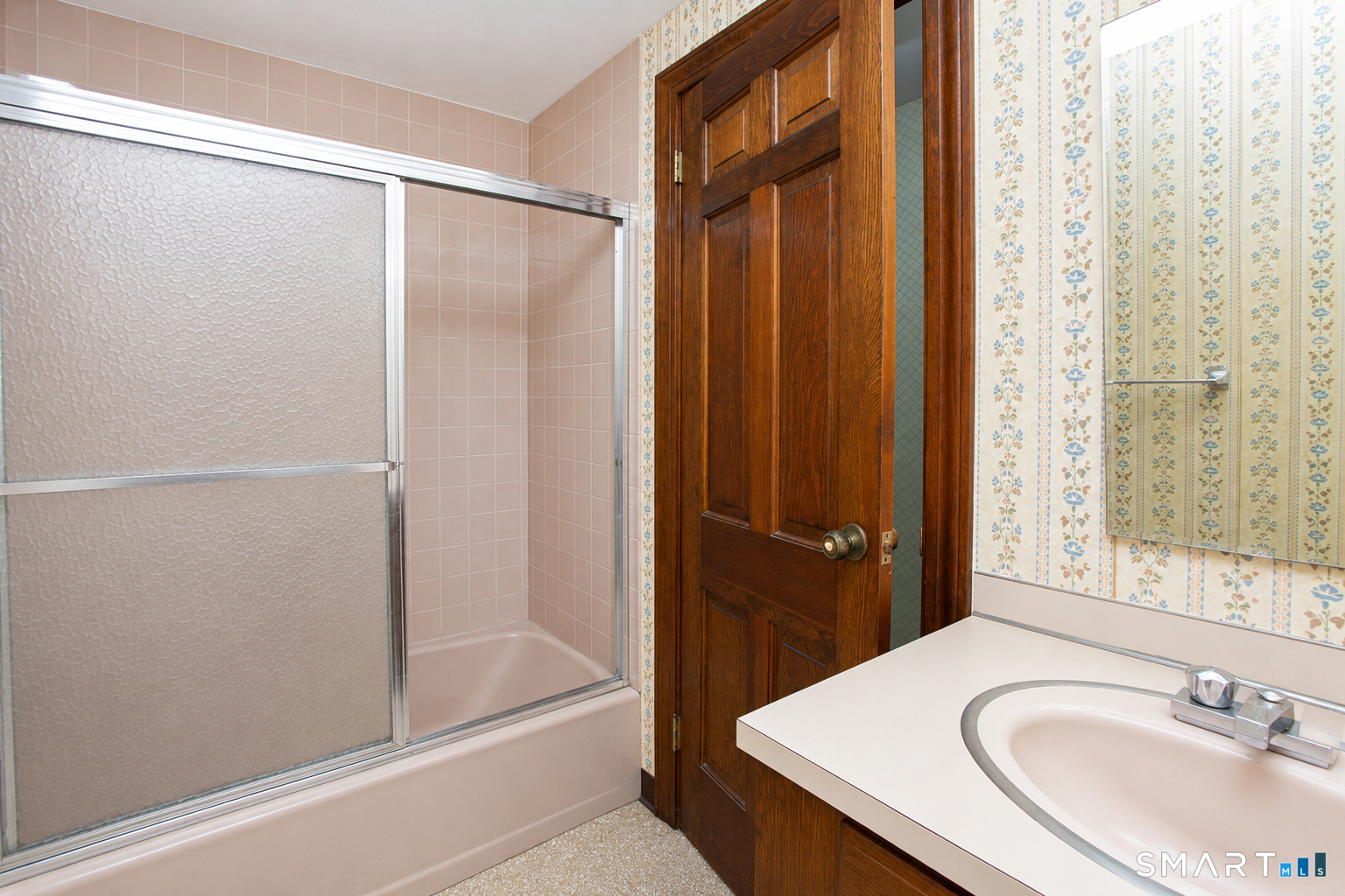 50 Firetown Road Granby, CT 06090 - Photo 32 of 40 Hallway full bath for other 3 bedrooms