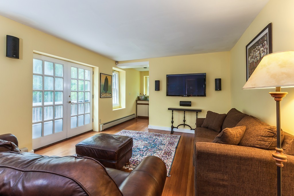 64 Standish Street Duxbury, MA 02332 - Photo 9 of 24