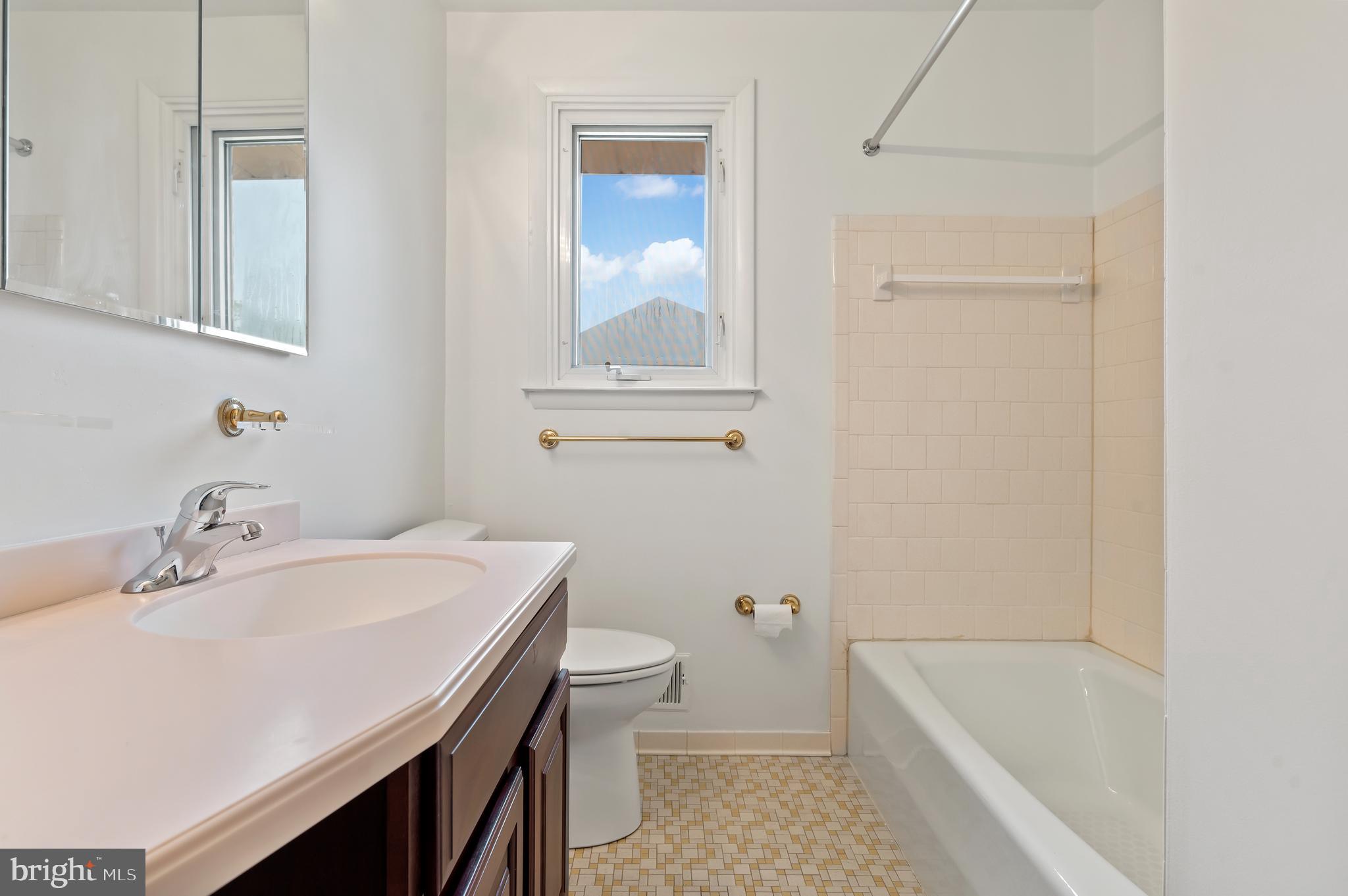 9401 Dawnvale Road Nottingham, MD 21236 - Photo 33 of 68
