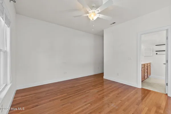 $559,900 | 601 Viccars Lane, Manteo, NC 27954