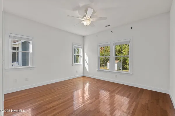 $559,900 | 601 Viccars Lane, Manteo, NC 27954