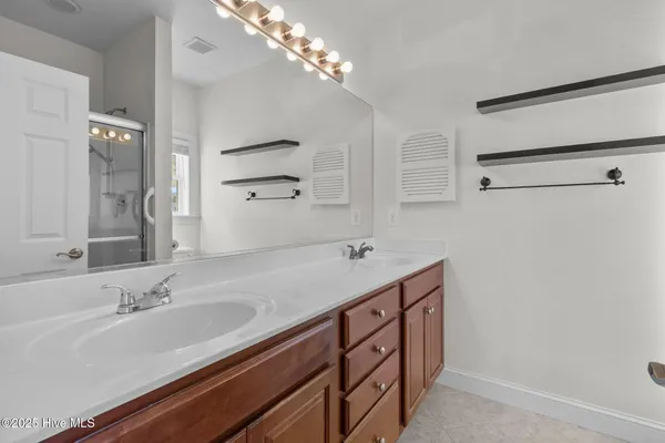 $559,900 | 601 Viccars Lane, Manteo, NC 27954