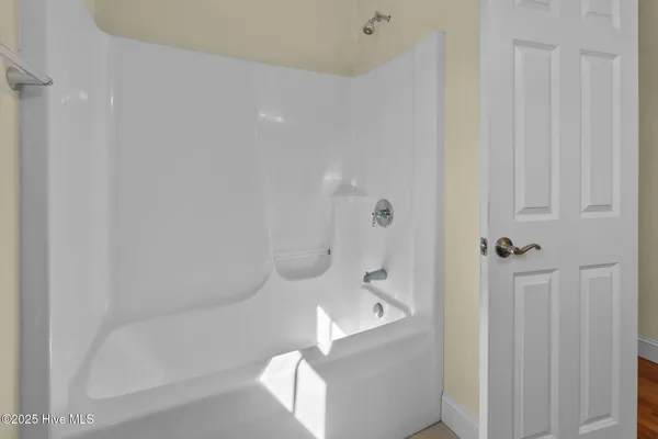 $559,900 | 601 Viccars Lane, Manteo, NC 27954