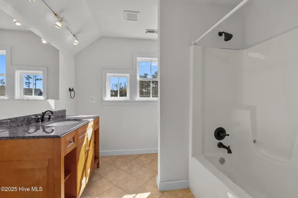 $559,900 | 601 Viccars Lane, Manteo, NC 27954