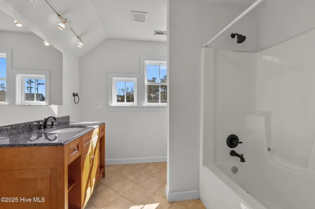 $565,000 | 601 Viccars Lane, Manteo, NC 27954