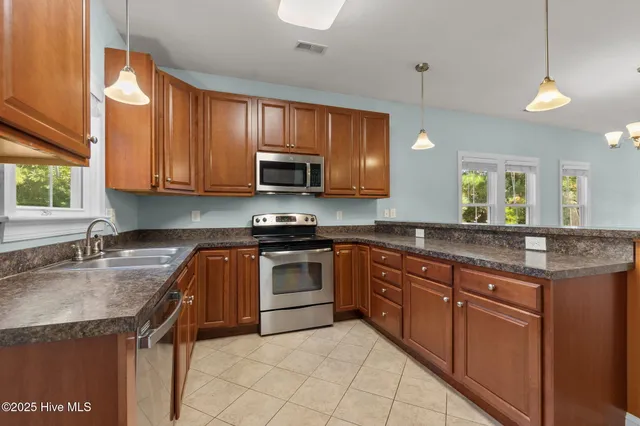 $565,000 | 601 Viccars Lane, Manteo, NC 27954