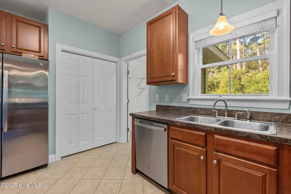 $559,900 | 601 Viccars Lane, Manteo, NC 27954