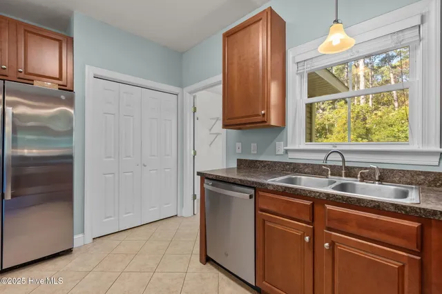 $565,000 | 601 Viccars Lane, Manteo, NC 27954