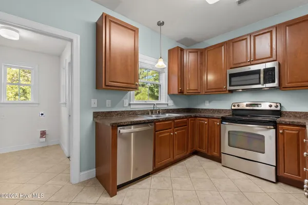 $559,900 | 601 Viccars Lane, Manteo, NC 27954