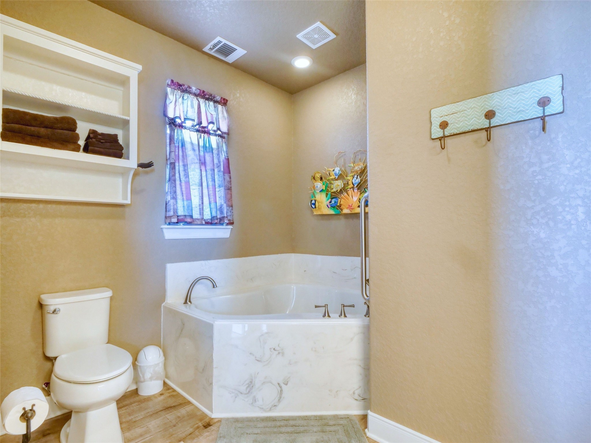 107 Yucca Avenue Surfside Beach, TX 77541 - Photo 27 of 49 Downstairs bathroom with soaking tub