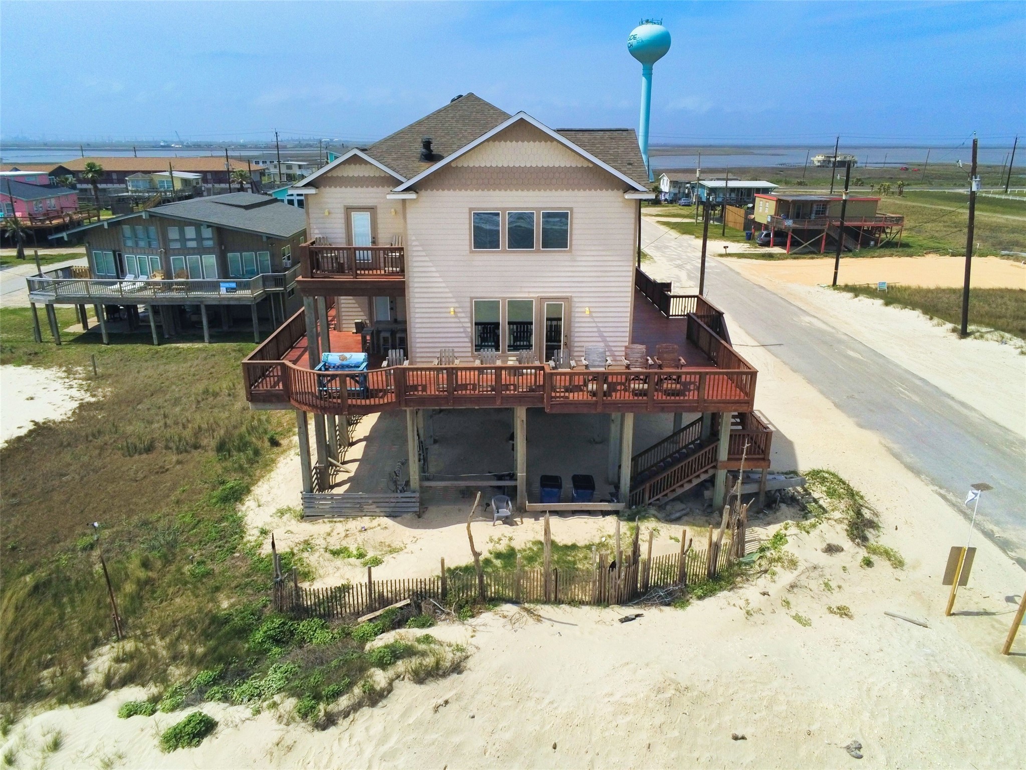 107 Yucca Avenue Surfside Beach, TX 77541 - Photo 5 of 49