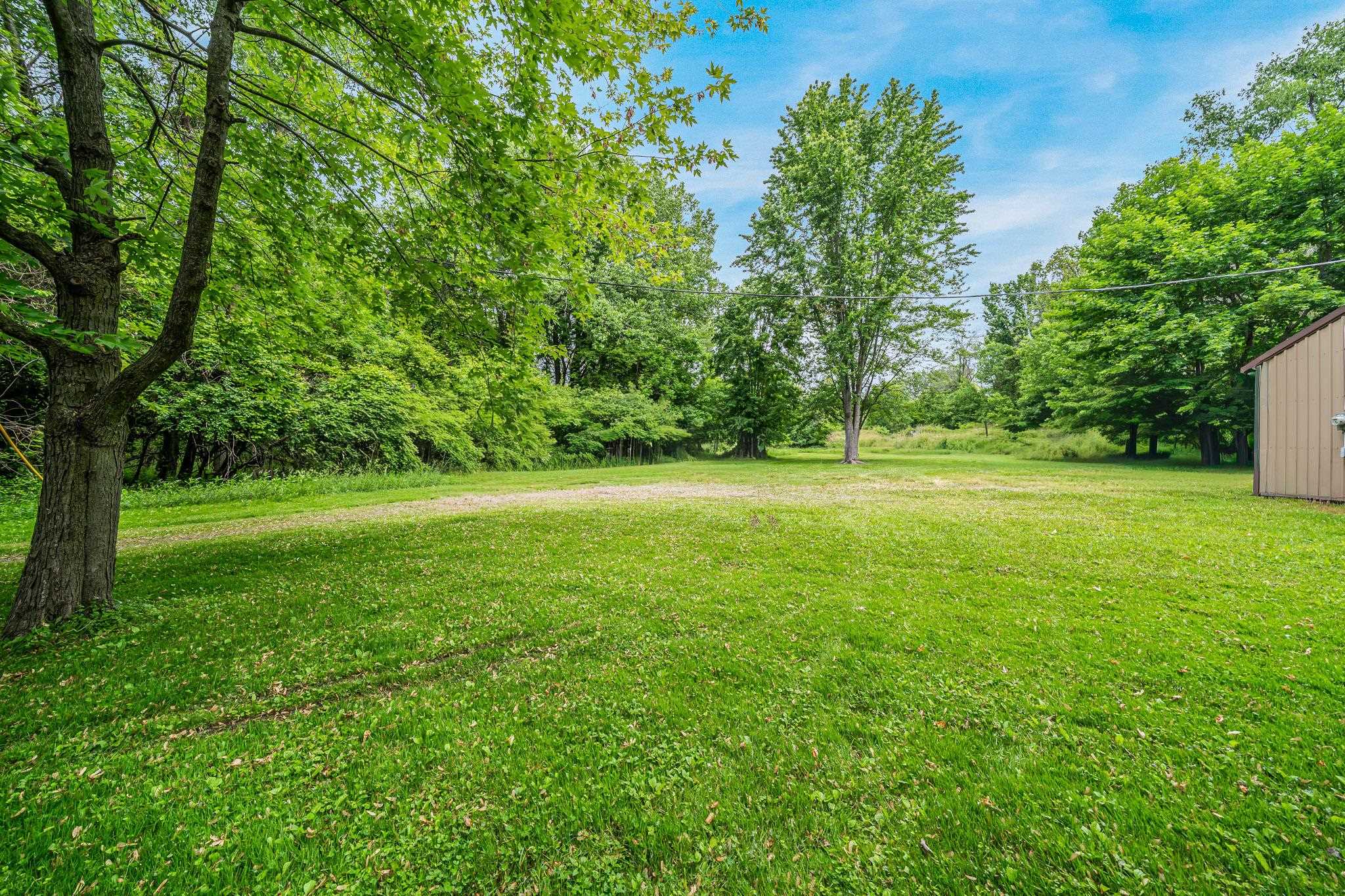 825 Welcome Road Menasha, WI 54952 - Photo 3 of 17