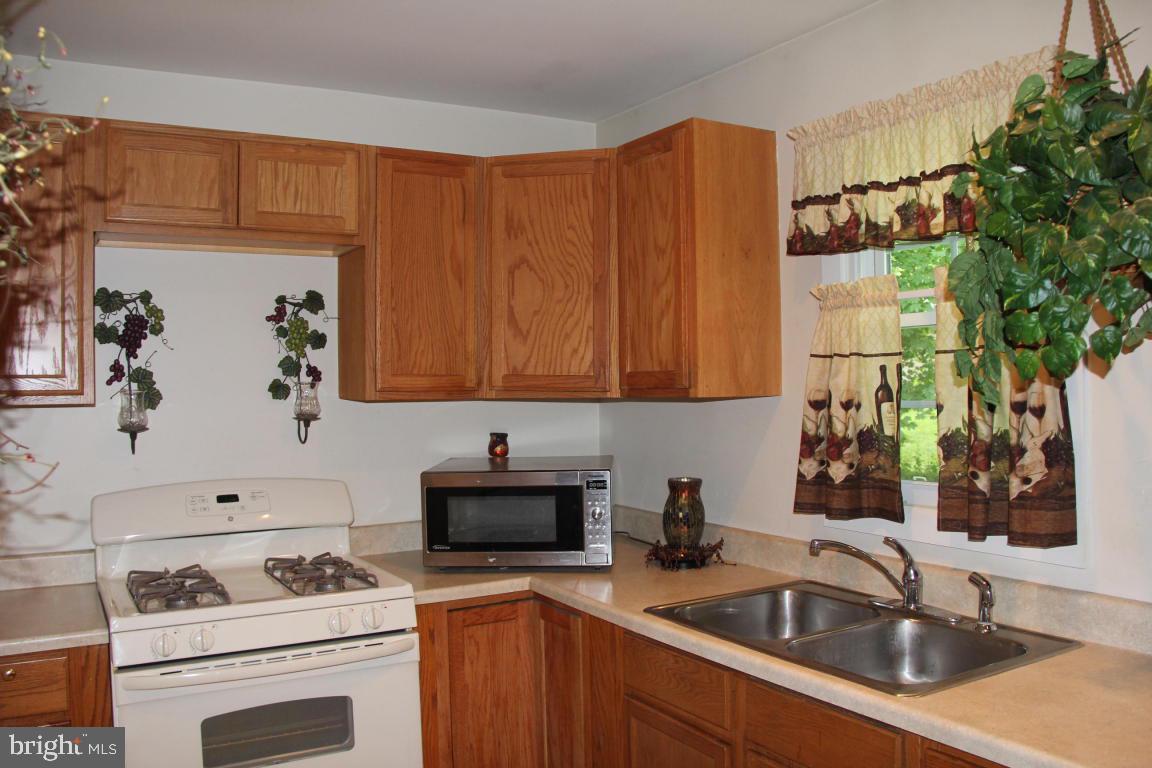 1929 Blue Ridge Drive Lancaster, PA 17603 - Photo 11 of 25 Gallery Image 11