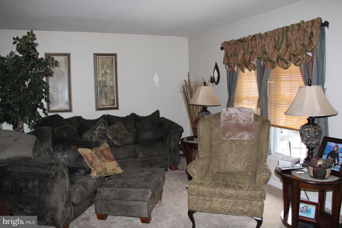 1929 Blue Ridge Drive Lancaster, PA 17603 - Photo 4 of 25 Gallery Image 4