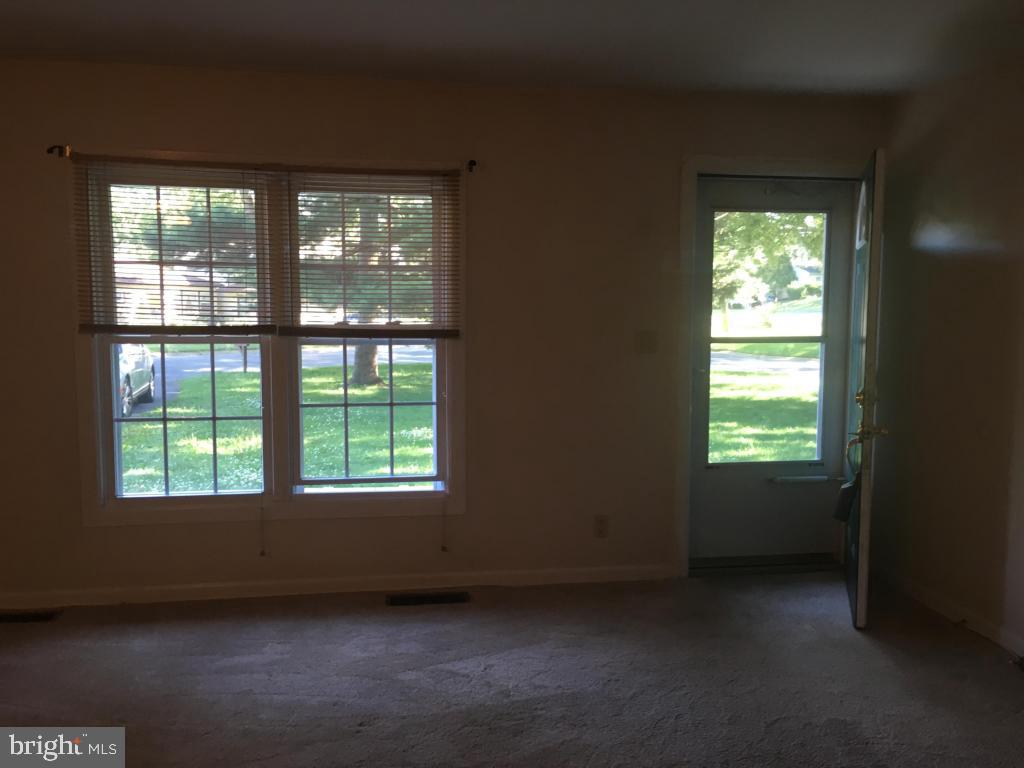1929 Blue Ridge Drive Lancaster, PA 17603 - Photo 6 of 25 Gallery Image 6