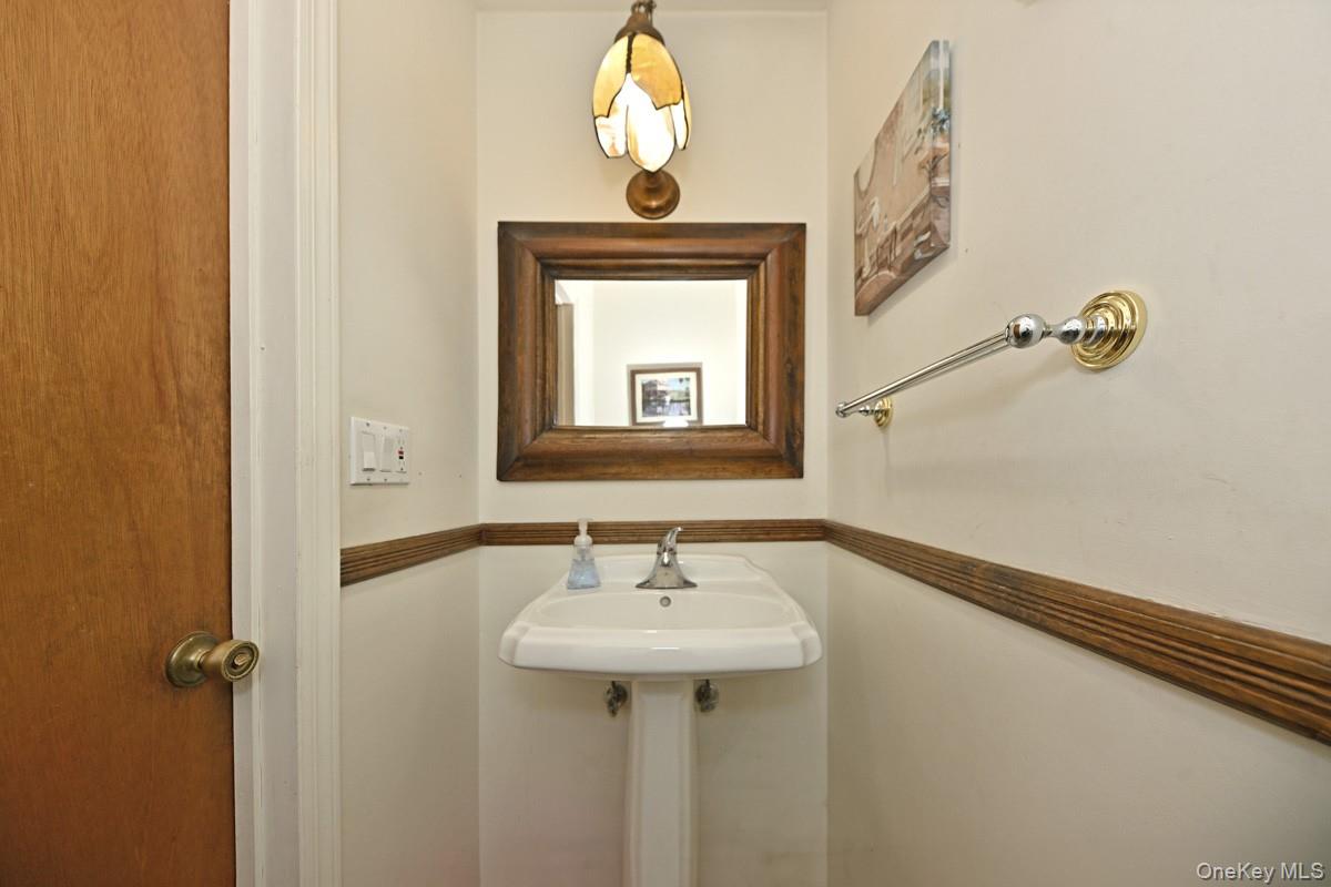 7 Lexington Road New City, NY 10956 - Photo 21 of 36 View of bathroom