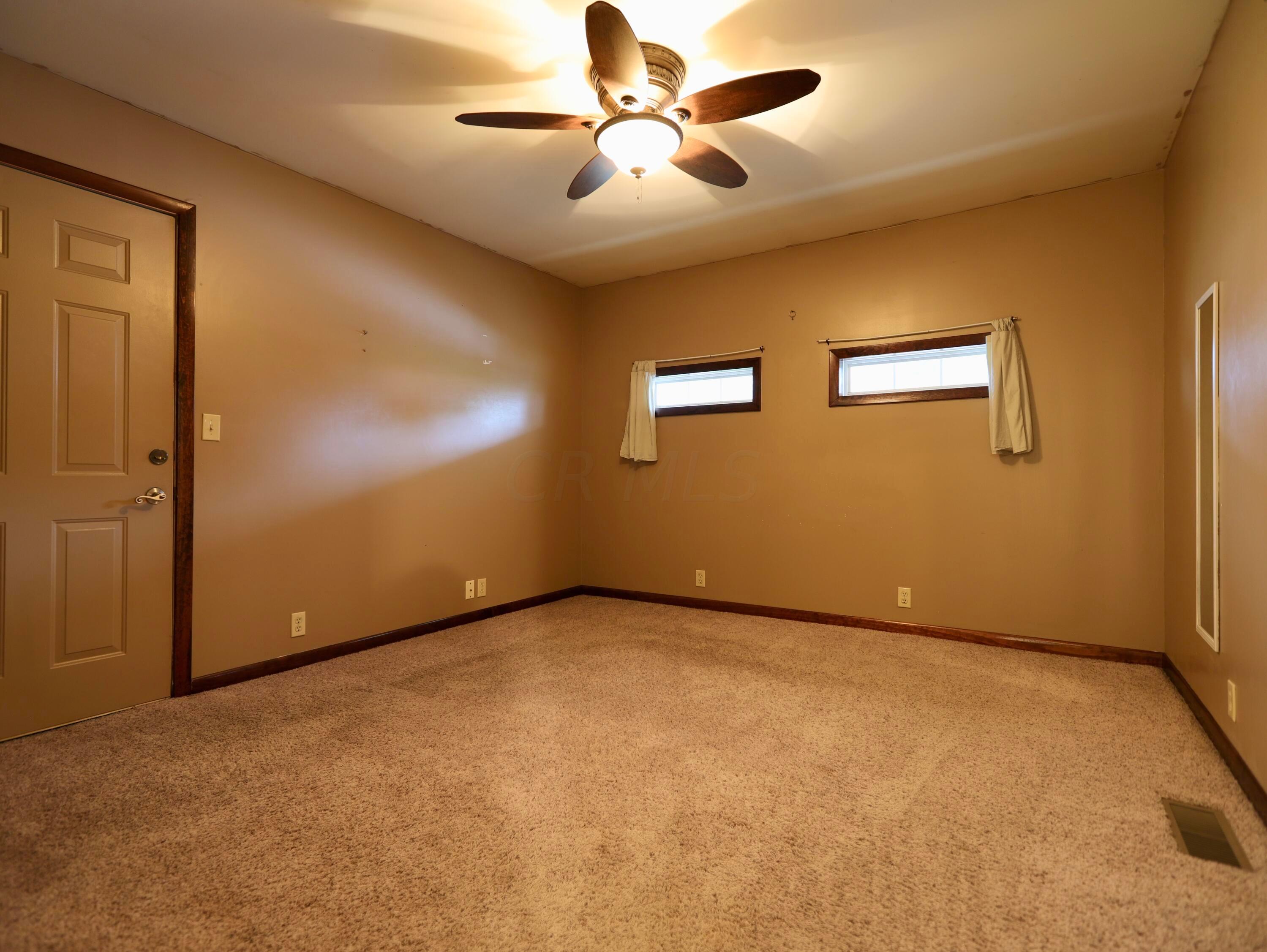 504 Johnson Road, Unit 561/13 Chillicothe, OH 45601 - Photo 13 of 14 13. primary suite