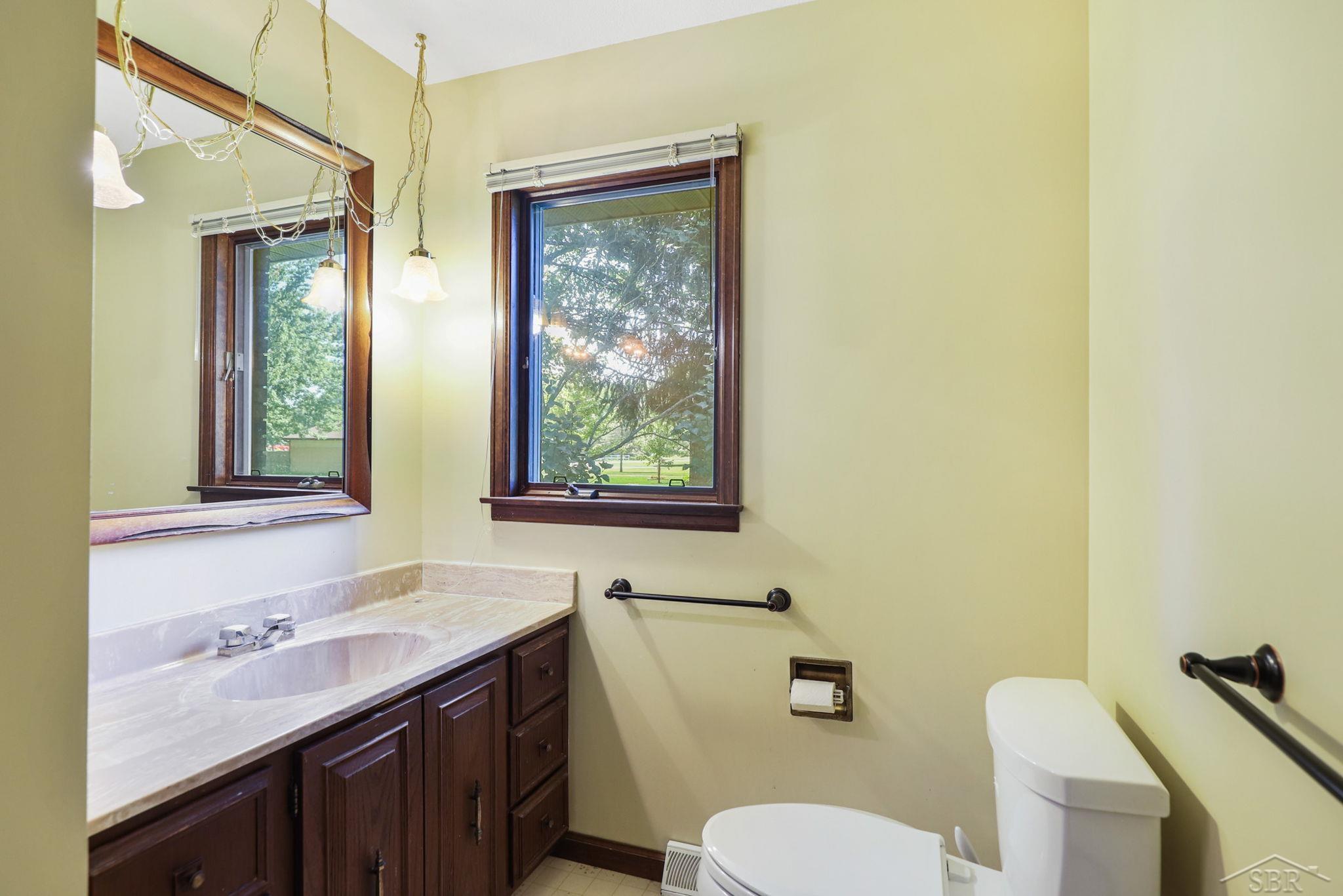 3895 Hackett Road Saginaw, MI 48603 - Photo 19 of 78 50087372-18.JPG