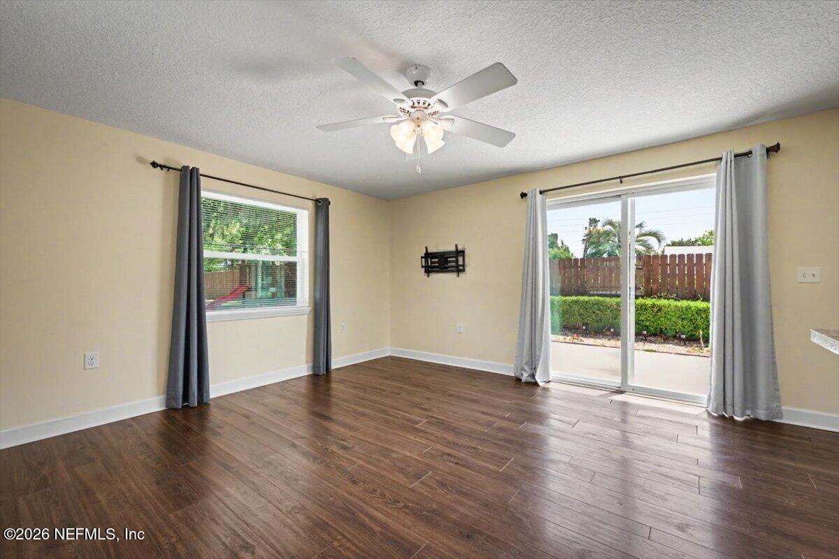 2425 Tulsa Road North Jacksonville, FL 32218 - Photo 13 of 31 Living Room